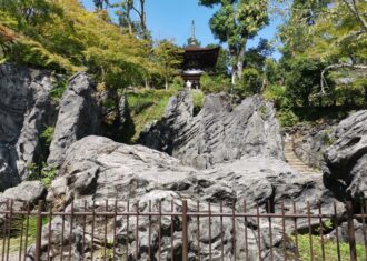 近江八景の一景　石山寺　　　　